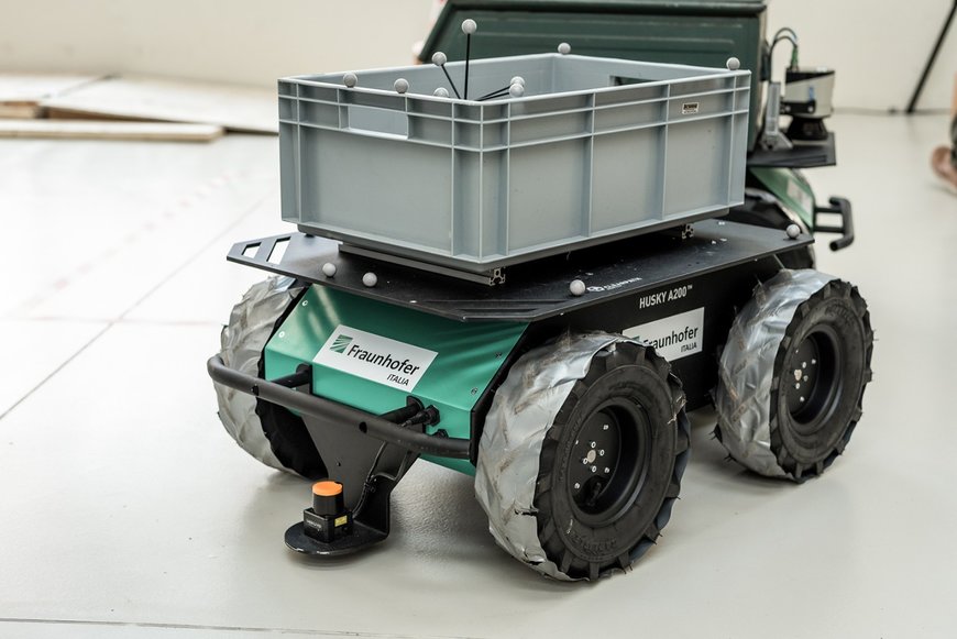 A smarter way of building with mobile robots